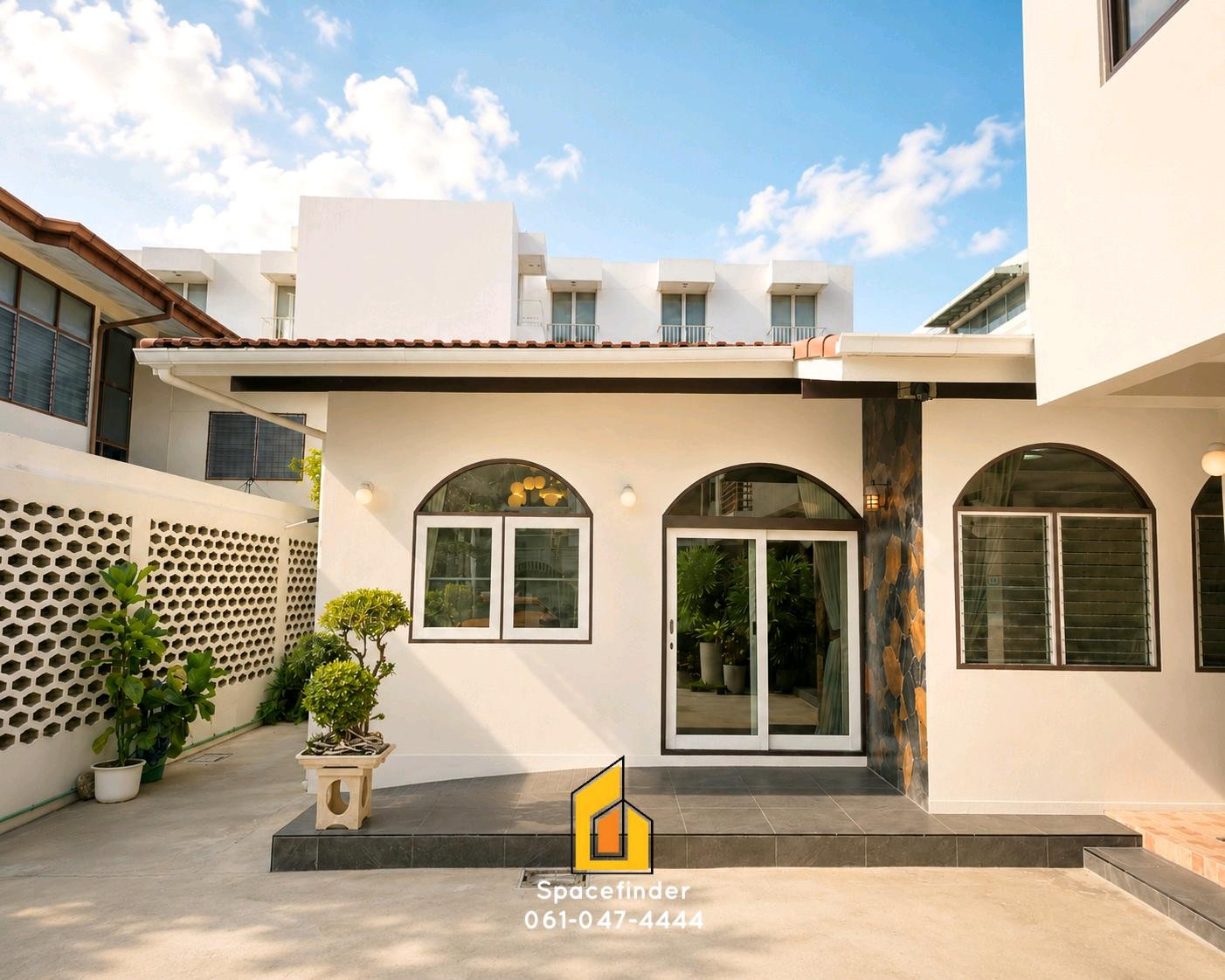 Pet-Friendly Single-Storey House for Rent in Dusit - Near UN ESCAP Call Spacefinder 061-047-4444 Pet-Friendly Single-Storey House for Rent in Dusit - Near UN ESCAP Call Spacefinder 061-047-4444