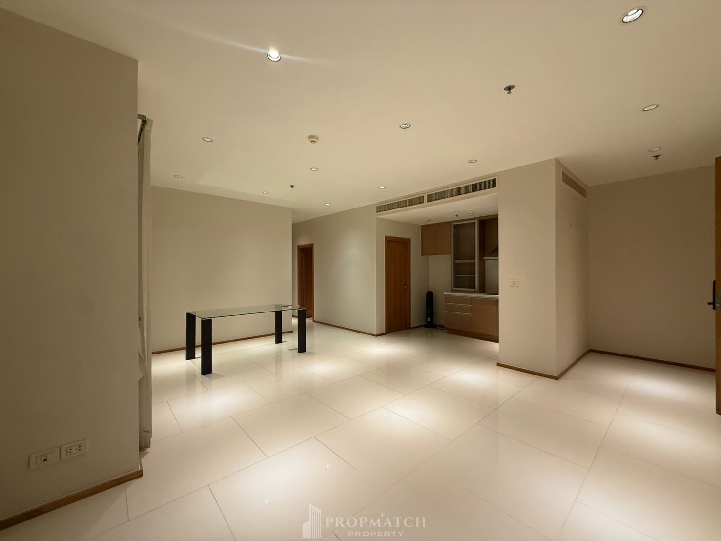 ✨Flash Deal ✨The Emporio Place Sukhumvit 24 (2Bed 2Bath 101SQM.) ready to move in! Only 17,900,000 baht Tel.0981315848 @propmatch
