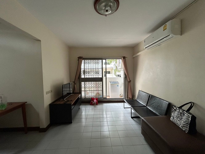 Baan Suan Than Phutthabucha for rent, behind Bangmod University, beautiful room, spacious room, ready to move in. Baan Suan Than Phutthabucha for rent, behind Bangmod University, beautiful room, spacious room, ready to move in.