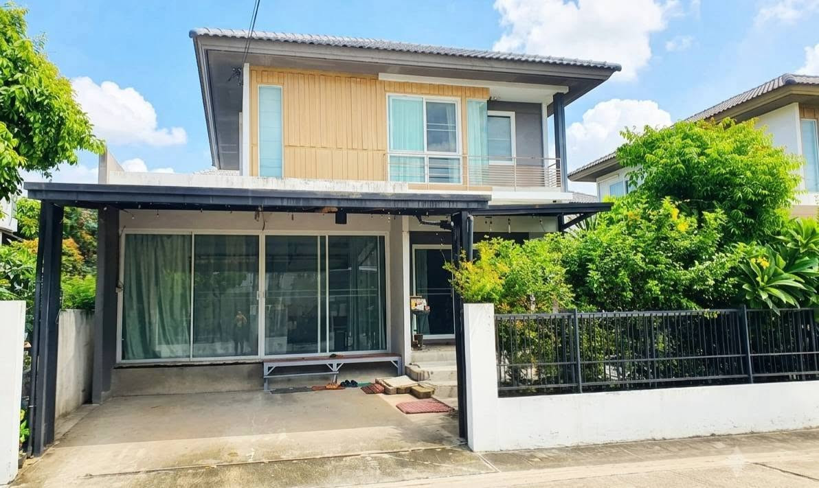 Single house for rent, Prueklada Pracha Uthit 90, fully furnished. Carry your bags and you're ready to move in. Single house for rent, Prueklada Pracha Uthit 90, fully furnished. Carry your bags and you're ready to move in.