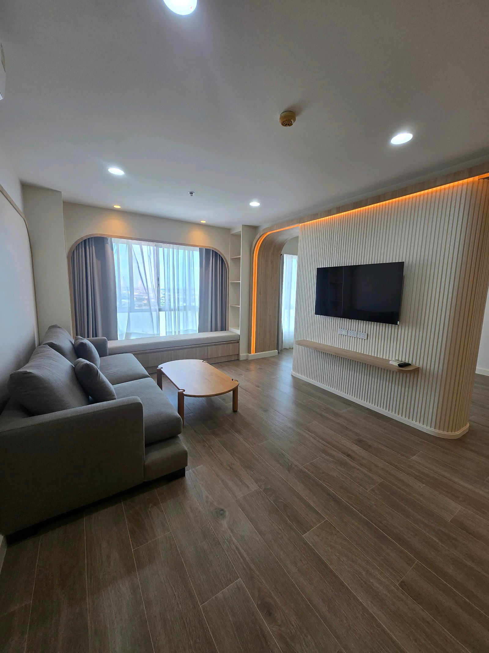 FOR SALE | Newly Renovated River-View Condo Lumpini Park Riverside Rama 3 FOR SALE | Newly Renovated River-View Condo Lumpini Park Riverside Rama 3