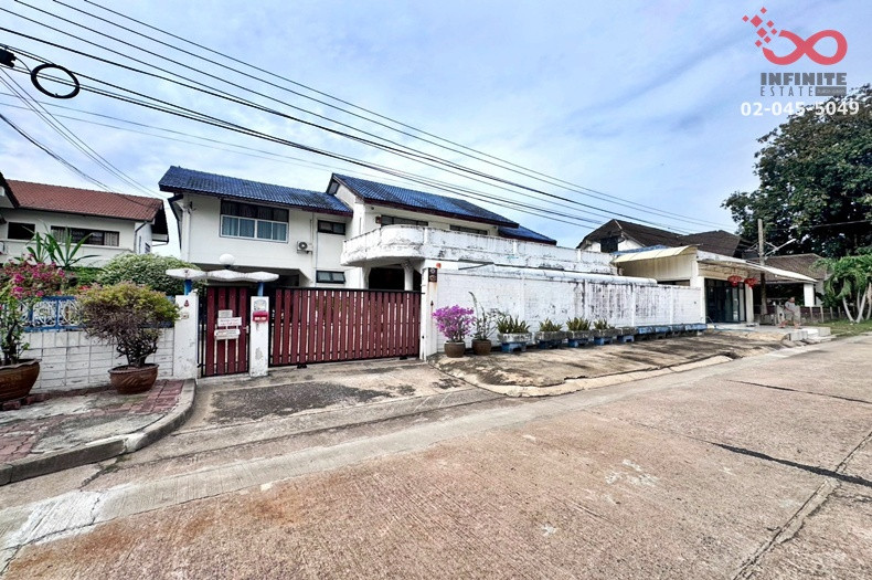2-storey detached house for sale, 209 sq m, next to BTS Phahonyothin 59, Phahonyothin Road, Rattarinmai Village. 2-storey detached house for sale, 209 sq m, next to BTS Phahonyothin 59, Phahonyothin Road, Rattarinmai Village.