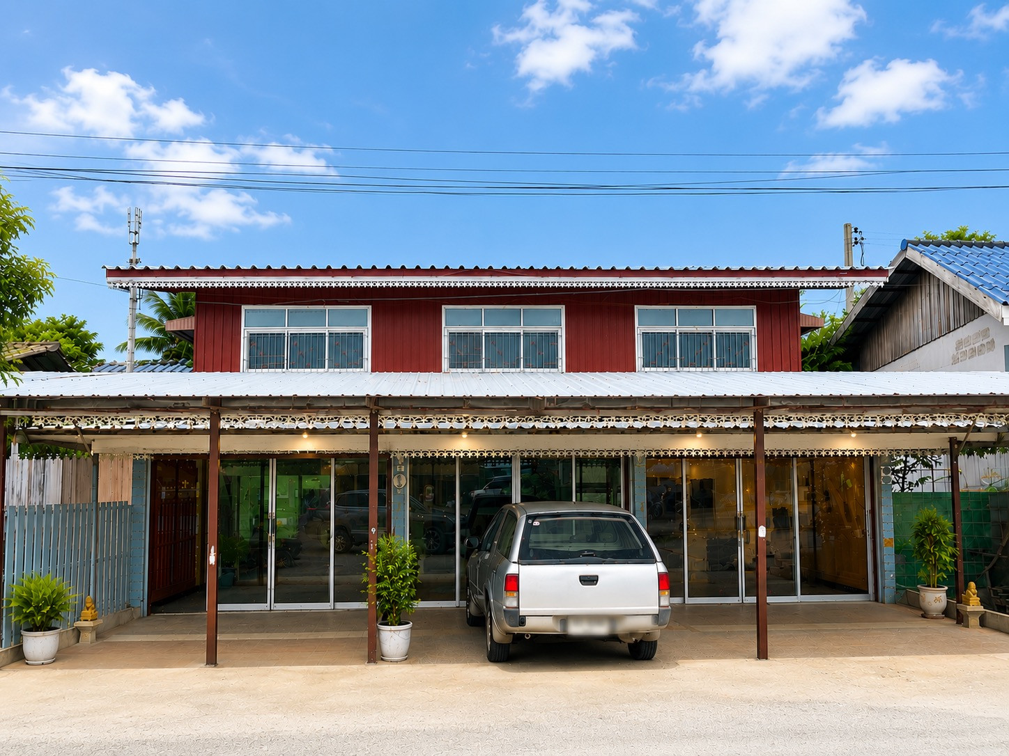🏠🔥 Two-story building for sale in a prime location at the heart of the community! Divided into 3 ready-to-use rooms. Excellent location for business. 💰 Price: Only 1,200,000 baht. – รูปที่ 2