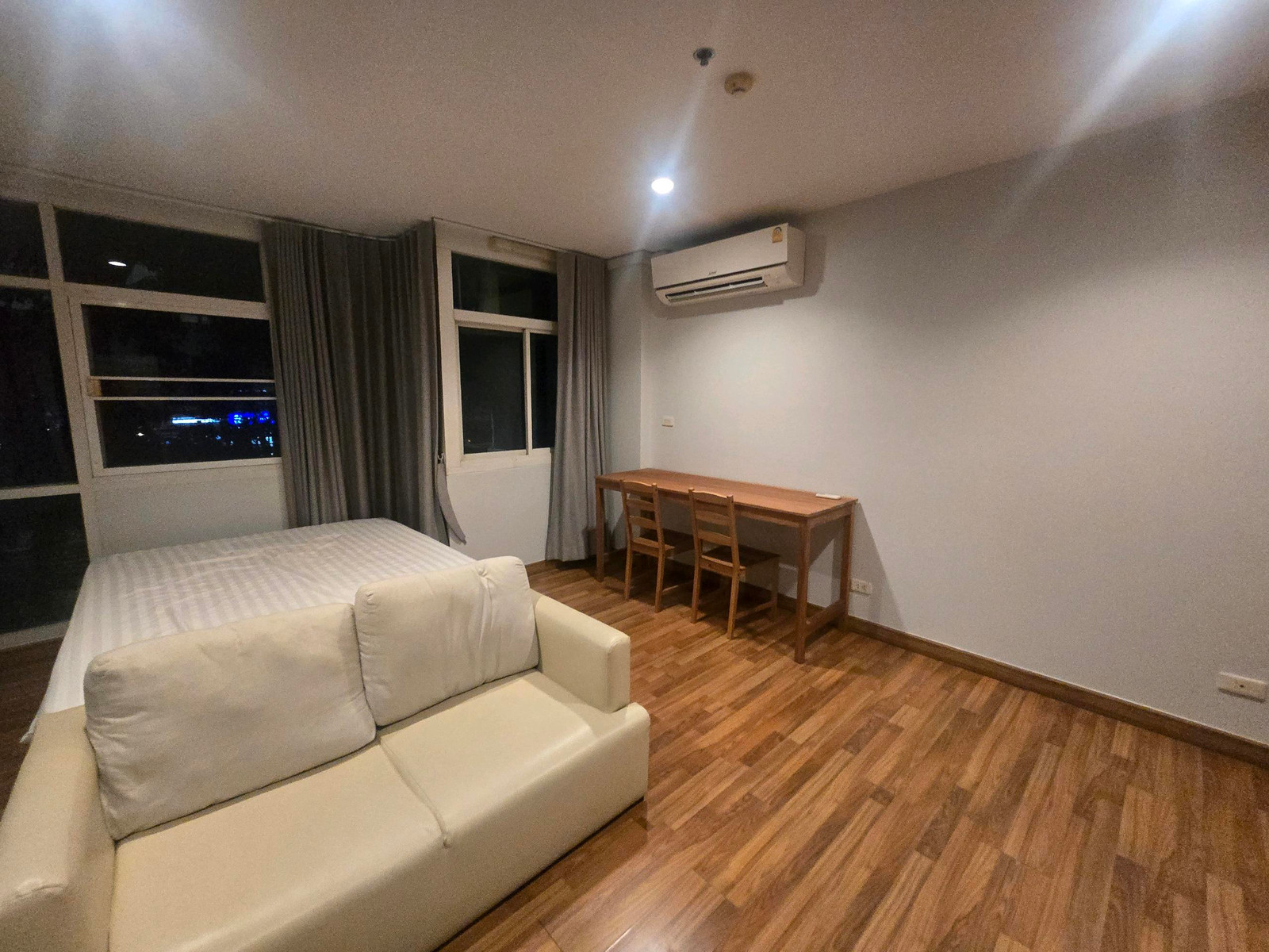 Condo for rent near MRT Rama 9📣 PG 9 Rama 9📣 Corner room