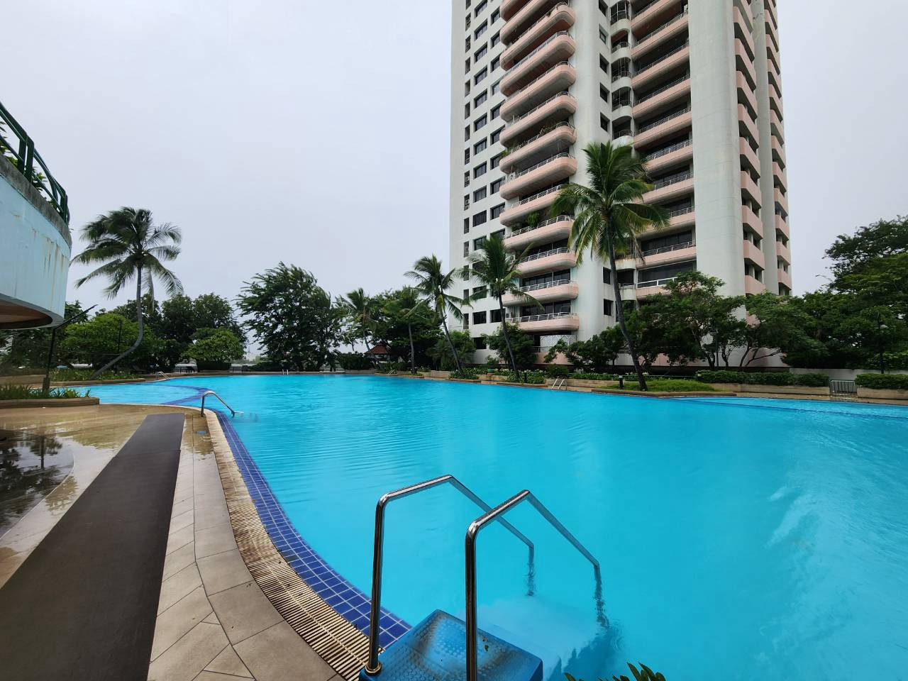 คอนโดห้องใหญ่ วิวแม่น้ำเจ้าพระยา! ขาย Riverine Place Condominium (141.43 ตร.ม.) เพียง 8.74 ล้านบาท – รูปที่ 2