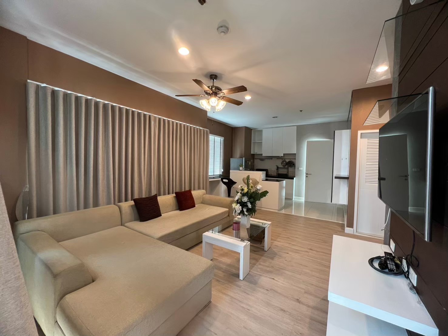 For Rent Condominium for rent / The Four Wing Residence Srinakarin project on Srinakarin Road. In front of the Yellow Line MRT Project, 16th Floor, Building B, Built-In decoration, very beautiful / Newly Renovated / Fully Furnished
