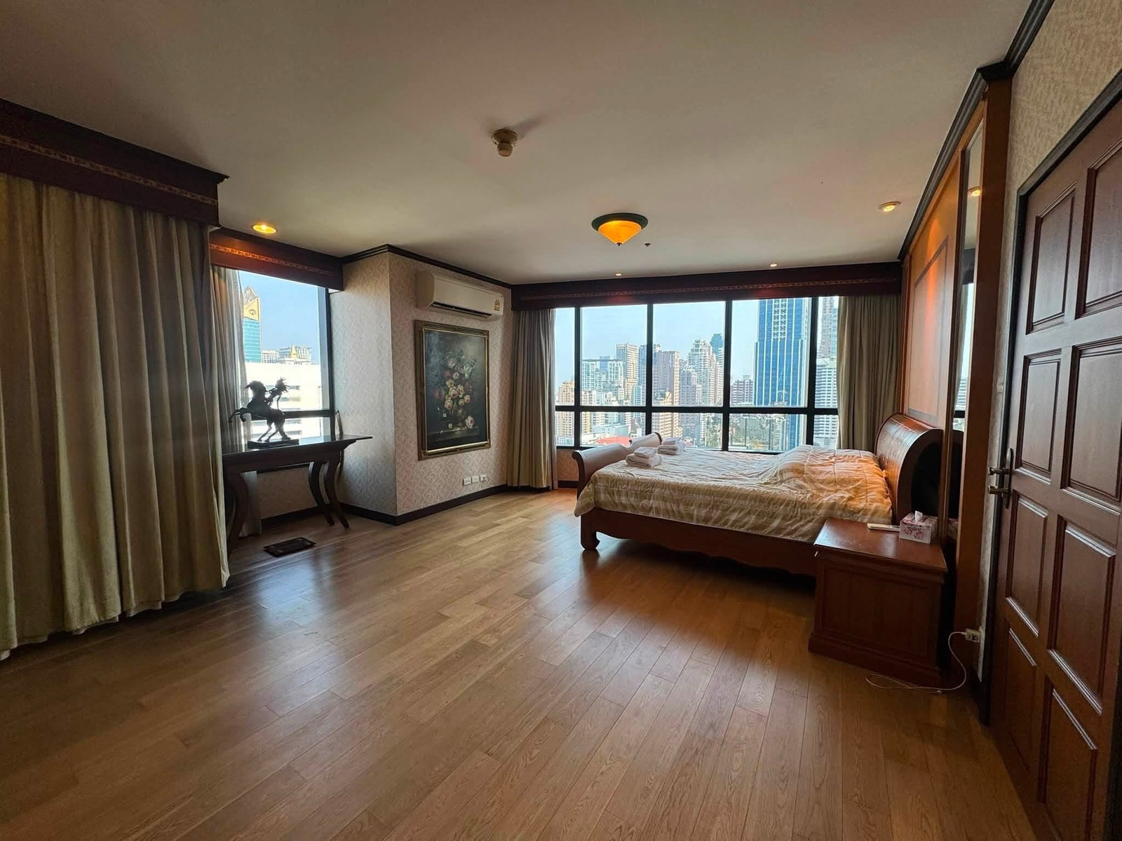 ให้เช่าคอนโด 3 ห้องนอนใหญ่ President Place | ใจกลางชิดลม ให้เช่าคอนโด 3 ห้องนอนใหญ่ President Place | ใจกลางชิดลม