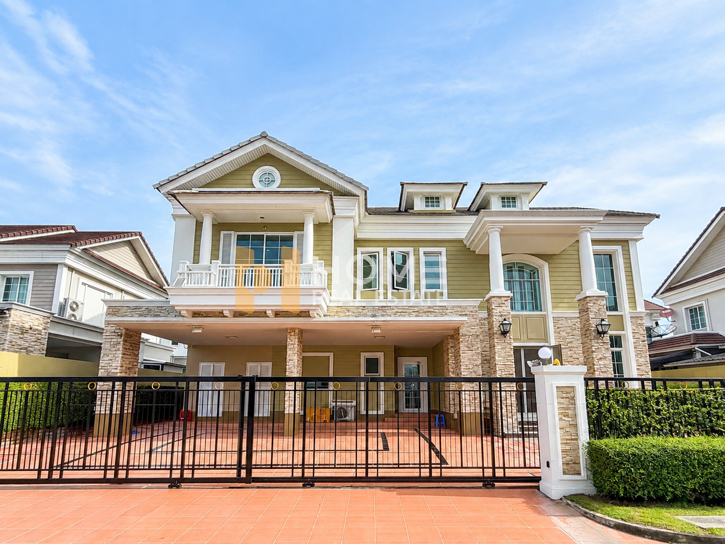 Narasiri Bangna / 4 Bedrooms (FOR SALE) DA171