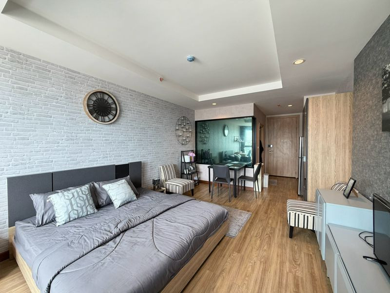 Ladda Plus Sriracha: Condo for rent, 9th floor, sea view, fully furnished with built-in furniture, in the heart of the city. Ladda Plus Sriracha: Condo for rent, 9th floor, sea view, fully furnished with built-in furniture, in the heart of the city.