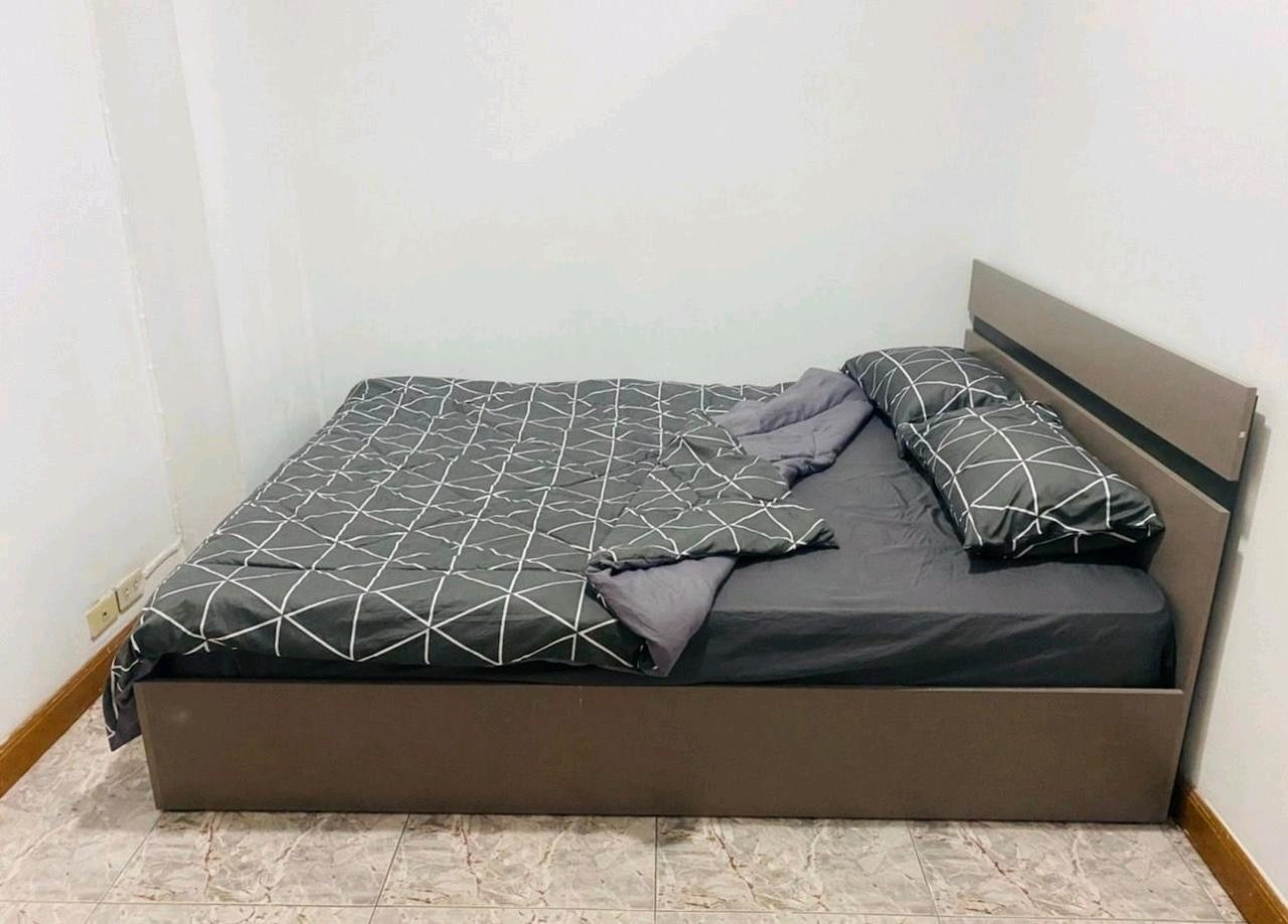 For rent: Thairong Tangver, 10th floor. For rent: Thairong Tangver, 10th floor.
