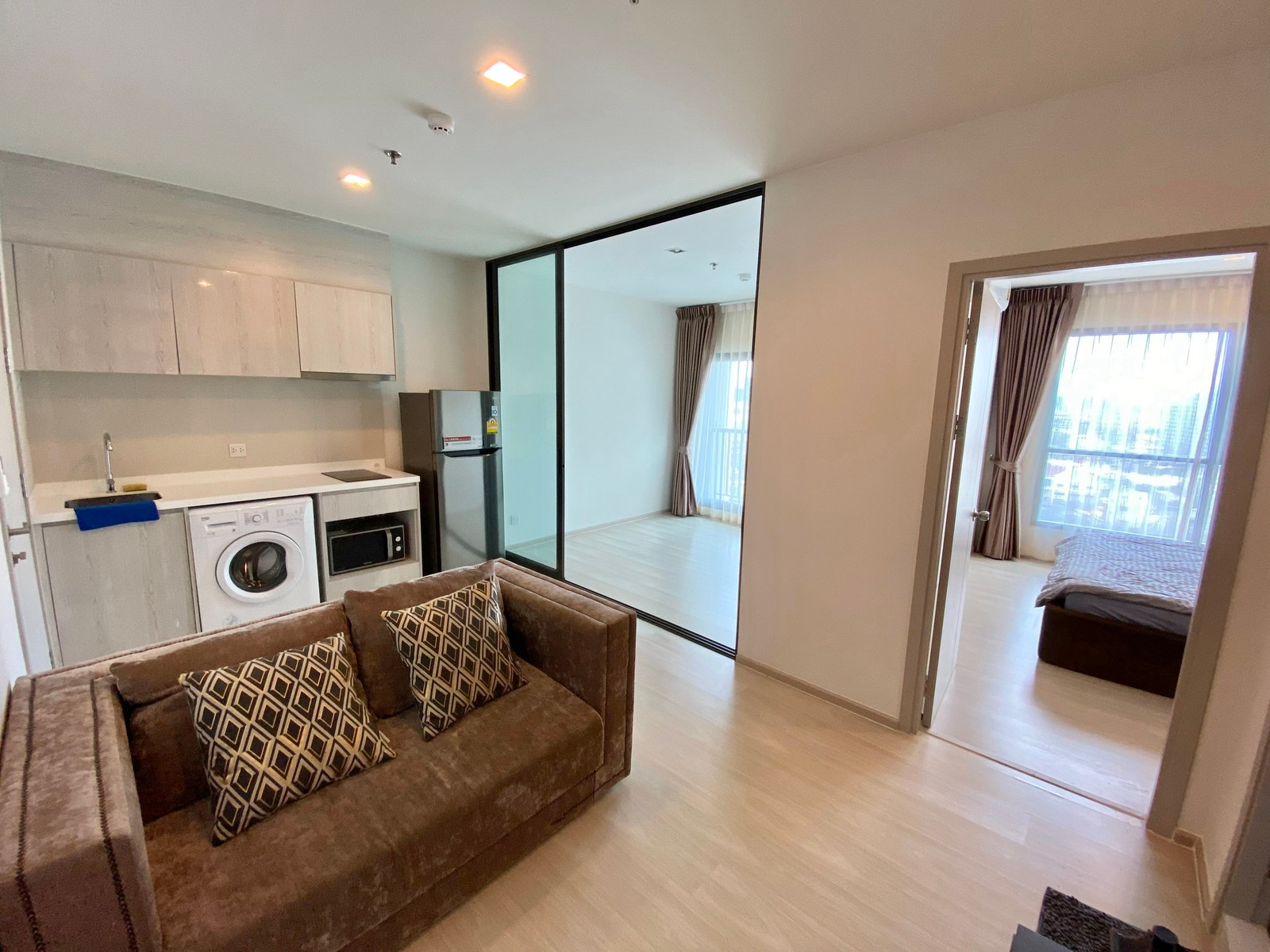 For rent | Condo Life sukhumvit 48 1 BED Plus | BTS Phra Khanong about 600 meters.