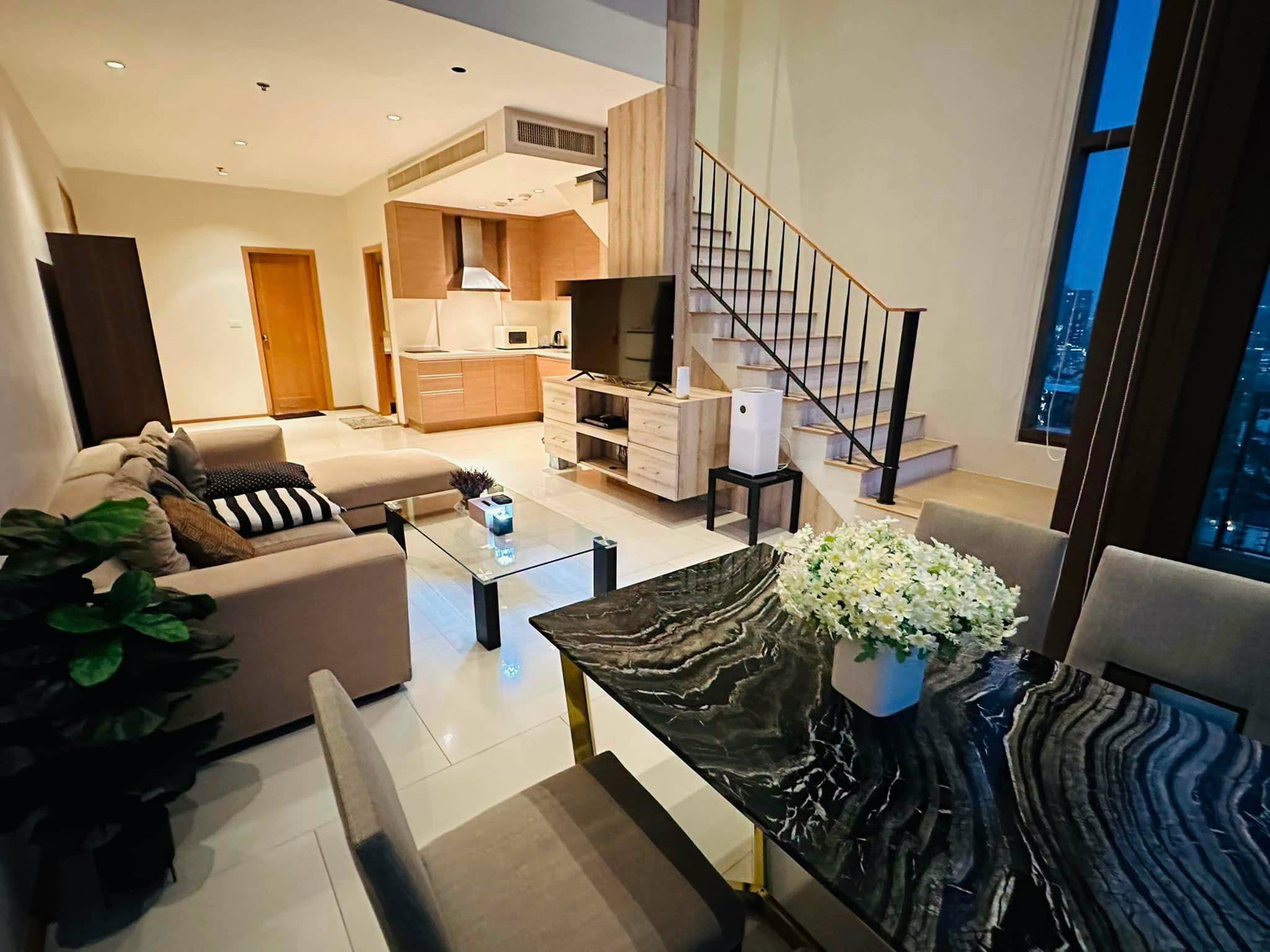 Condo for Rent The Emporio Place 