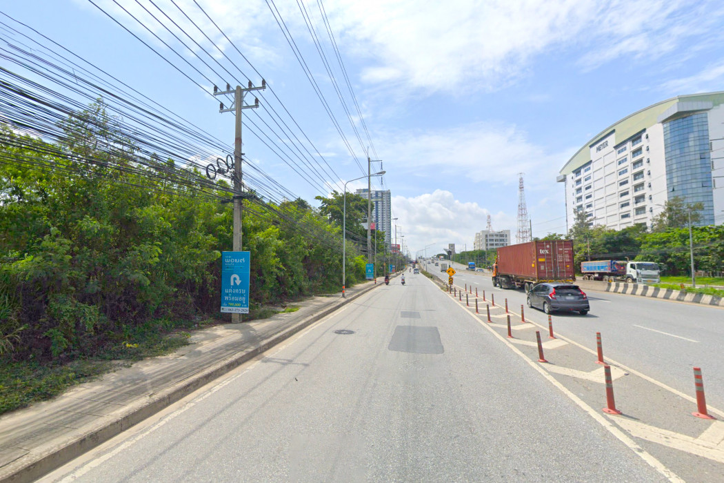 ขาย ที่ดิน ริมถนนสุขุมวิท แหลมฉบัง อ.ศรีราชา 10 ไร่ 22.4 ตรว