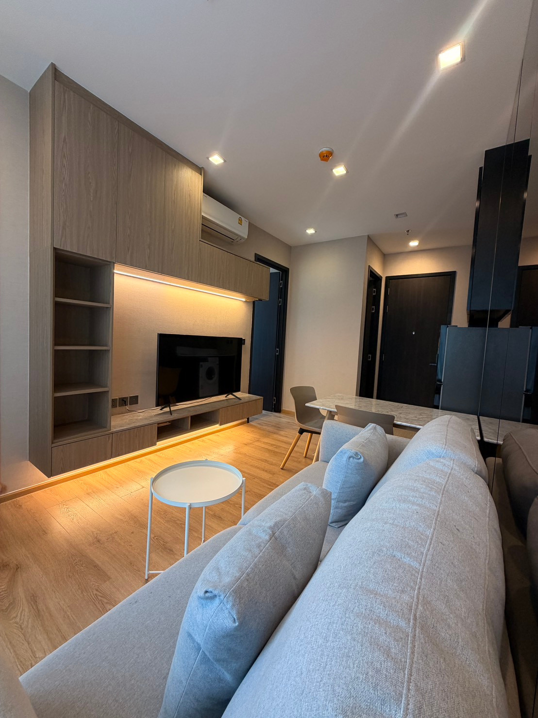 For rent: Noble Around Ari, 2 bedrooms, 1 bathroom, 44 sq m. Rent 39,000/month, minimum 1 year contract. If interested, contact 096-8196264. For rent: Noble Around Ari, 2 bedrooms, 1 bathroom, 44 sq m. Rent 39,000/month, minimum 1 year contract. If interested, contact 096-8196264.