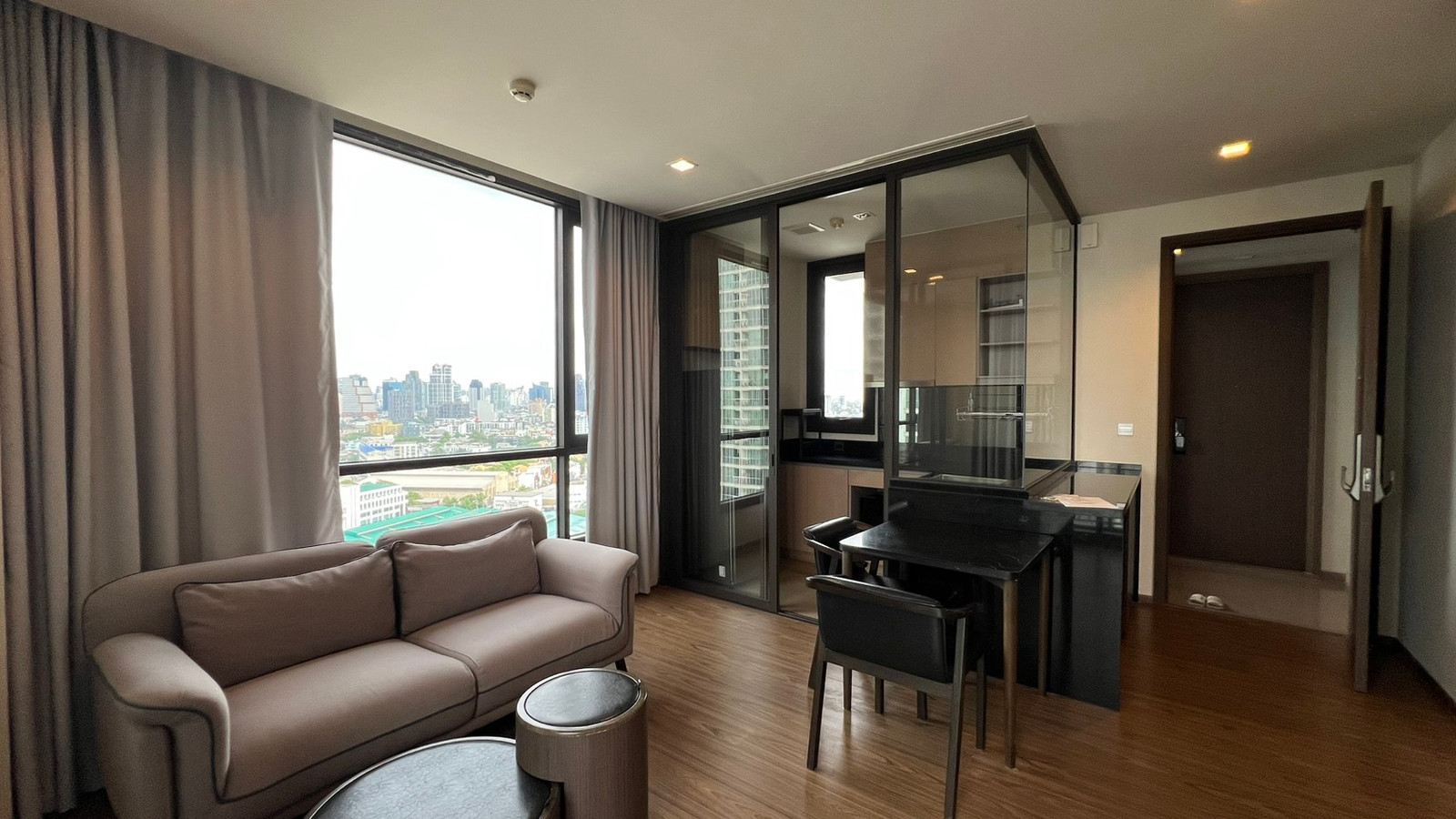 For Rent | THE LINE SUKHUMVIT 71 | BTS PHRA KHANONG | 1 Bedroom | 1 Bathroom | 45 sq.m. | 27,000/mo. | Corner Unit