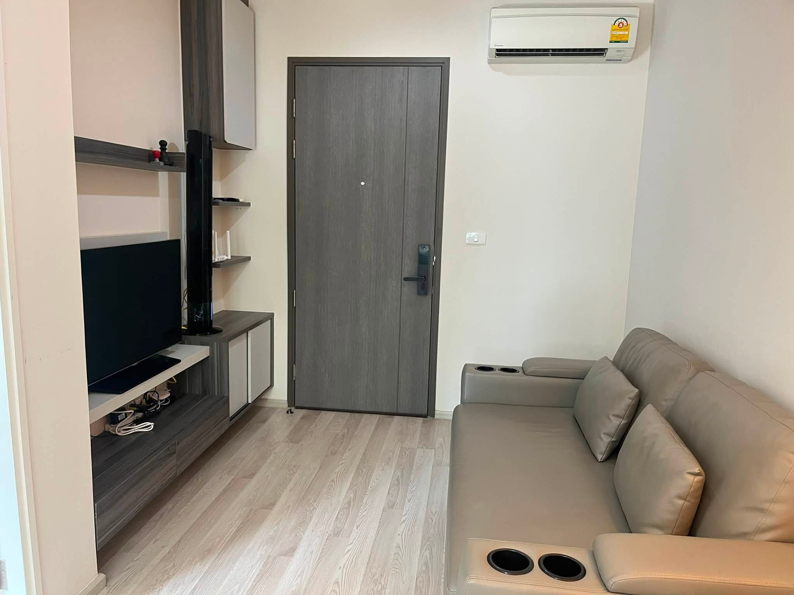 📍For sale: Centric Ratchada–Huai Khwang | 1 Bedroom 32 sq m., pool view, near MRT Huai Khwang only 270 m.