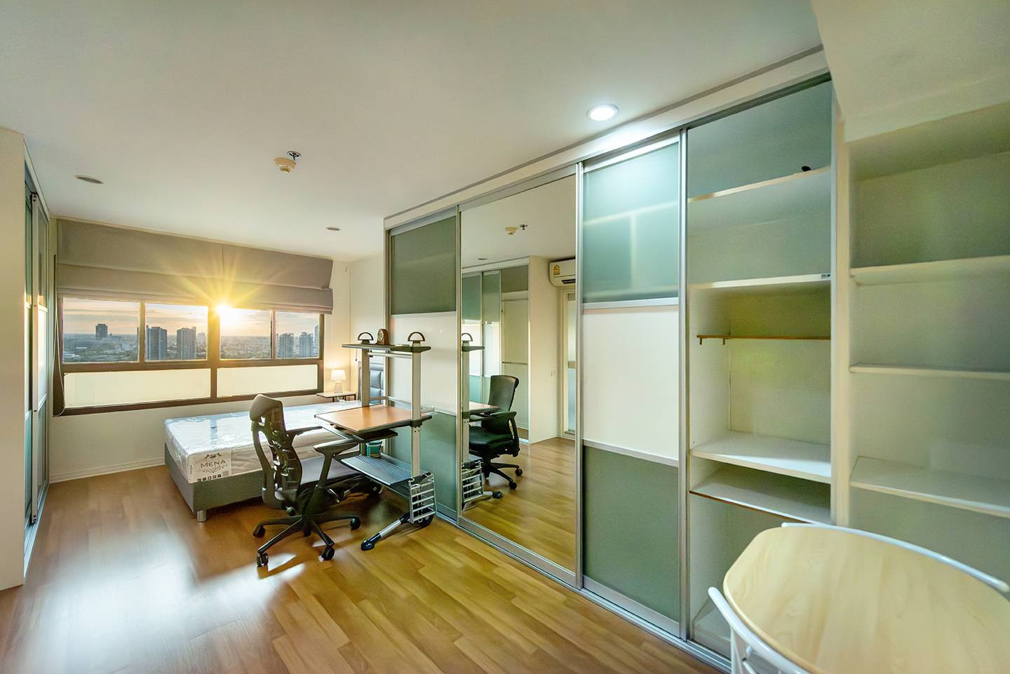  🔥 งบ 2 ล้านต้นๆ! ห้องชั้น 29 + ที่จอดรถ 1 คัน ใจกลางสะพานควาย 🔥 ลุมพินี เพลส พหล - สะพานควาย - Lumpini Place Phahol - Sapankhwai / Studio P173  – รูปที่ 2