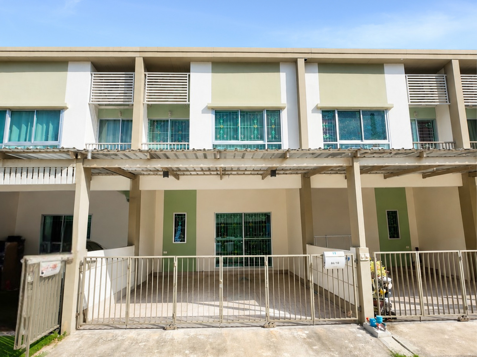 2-story townhome, Lumpini Townville, Permsin - Watcharaphon, area 17.5 sq m, near BTS Saphan Mai, Bhumibol Hospital, 4 bedrooms, 2 bathrooms, currently being renovated. 2-story townhome, Lumpini Townville, Permsin - Watcharaphon, area 17.5 sq m, near BTS Saphan Mai, Bhumibol Hospital, 4 bedrooms, 2 bathrooms, currently being renovated.