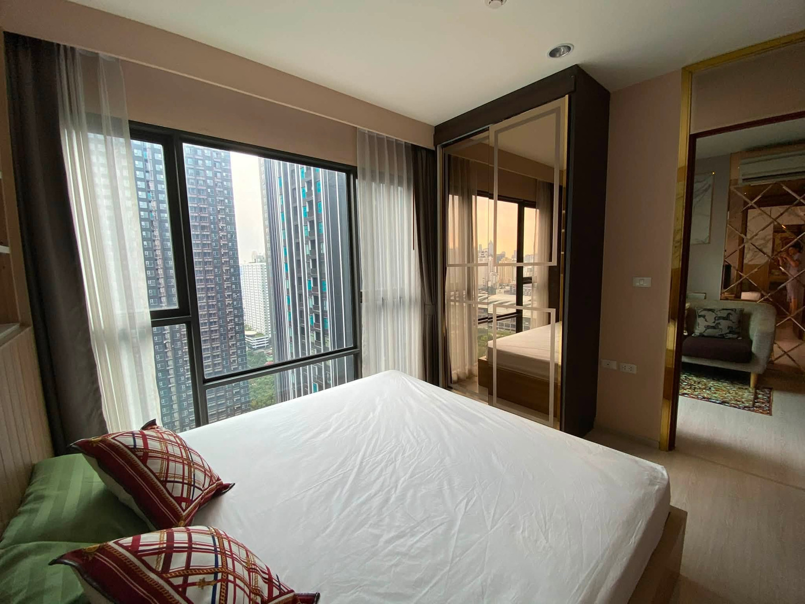(รหัส R127) ให้เช่าคอนโด โครงการ Rhythm Asoke 1 : ริทึ่ม อโศก 1 – รูปที่ 2