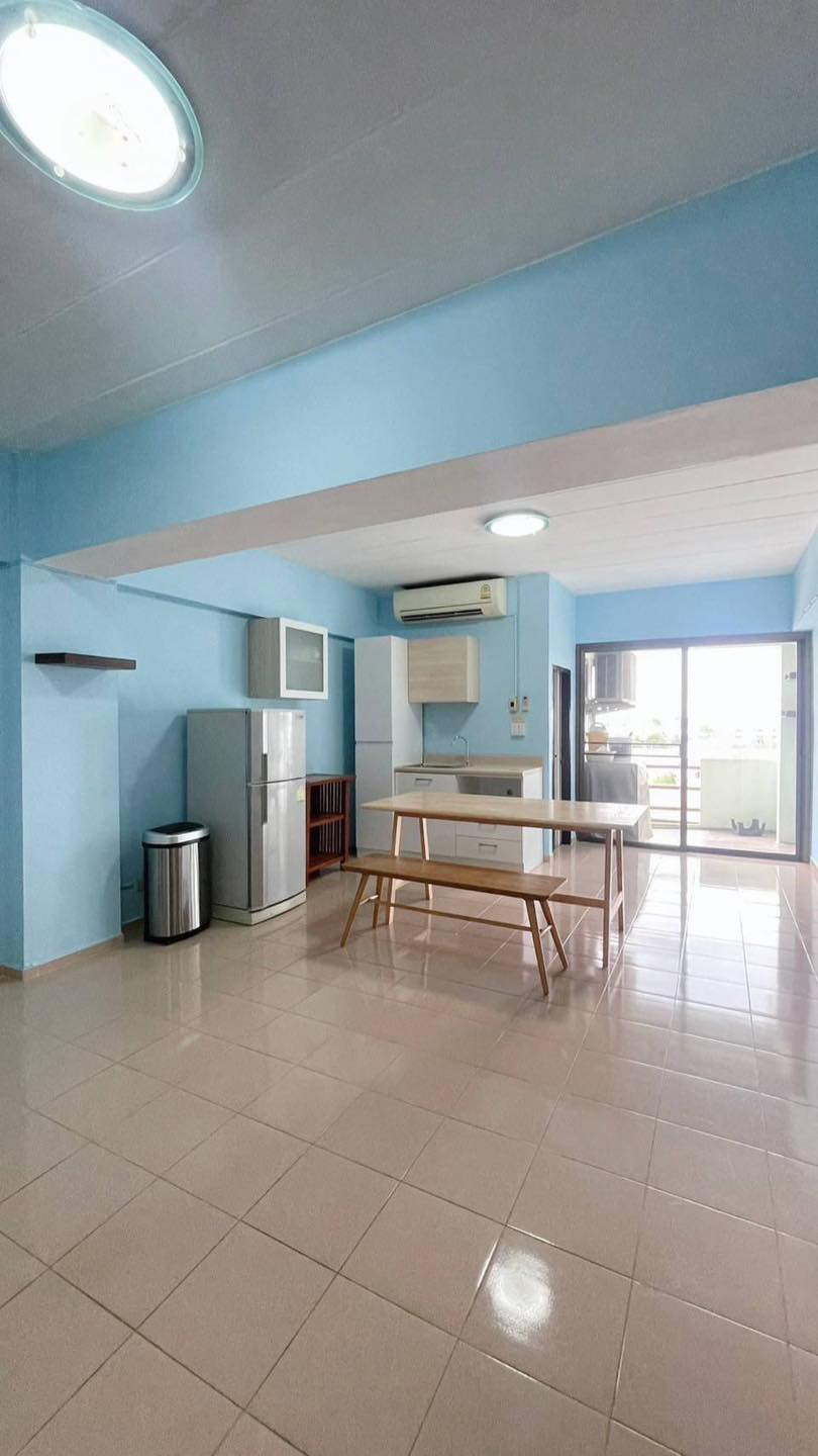 Condo for sale along the Mayalap BTS line.