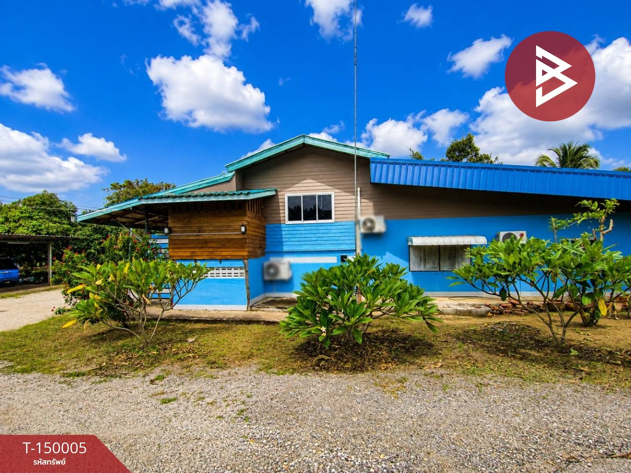 Single house with land for sale, Phaeng Phuai Subdistrict, Damnoen Saduak District, Ratchaburi Province.