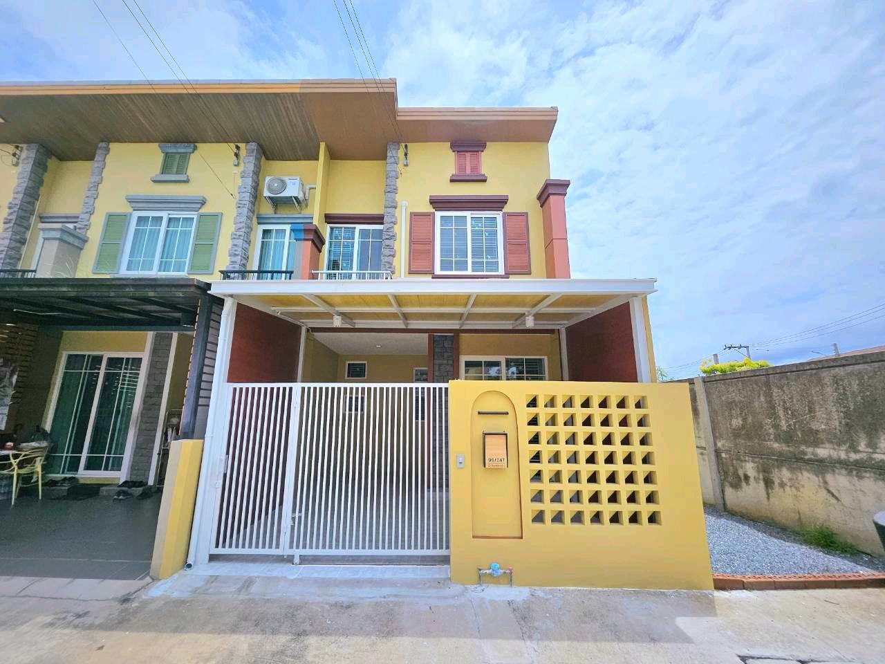 🏡Townhouse for sale, Golden Town Village 3, Suksawat-Phutthabucha 36, newly renovated, ready to move in. 🏡Townhouse for sale, Golden Town Village 3, Suksawat-Phutthabucha 36, newly renovated, ready to move in.