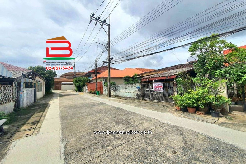 ที่ดินพร้อมบ้านเดี่ยว ชั้นเดียว เนื้อที่ 54 ตร.ว. หมู่บ้านคงหิรัญ ซอยรามอินทรา 49 ถนนรามอินทรา แขวงท่าแร้ง เขตบางเขน – รูปที่ 2