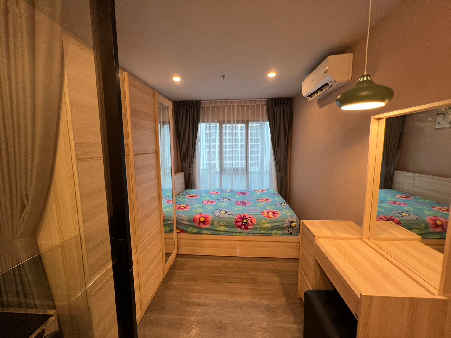 ให้เช่าถูกคอนโดใหม่รีเจ้นท์วุฒากาศ 1 นอน ห้องสวย วิวสระ – รูปที่ 2