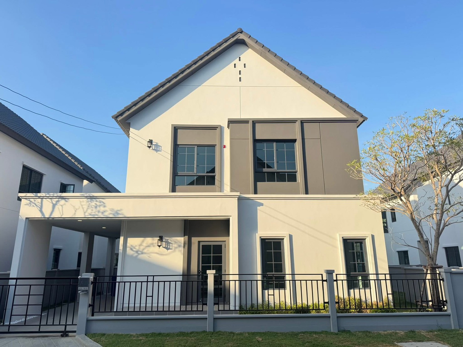 เซนโทร บางนา เฟส 2 / 4 ห้องนอน (ขาย), Centro Bangna Phase 2 / 4 Bedrooms (FOR SALE) DA175 