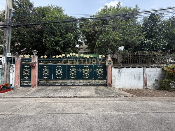 Rare Find! 102 Sq.W. Detached House @ Ratchawithi Soi 2 | Prime City Land No.59-HH-69030 Rare Find! 102 Sq.W. Detached House @ Ratchawithi Soi 2 | Prime City Land No.59-HH-69030