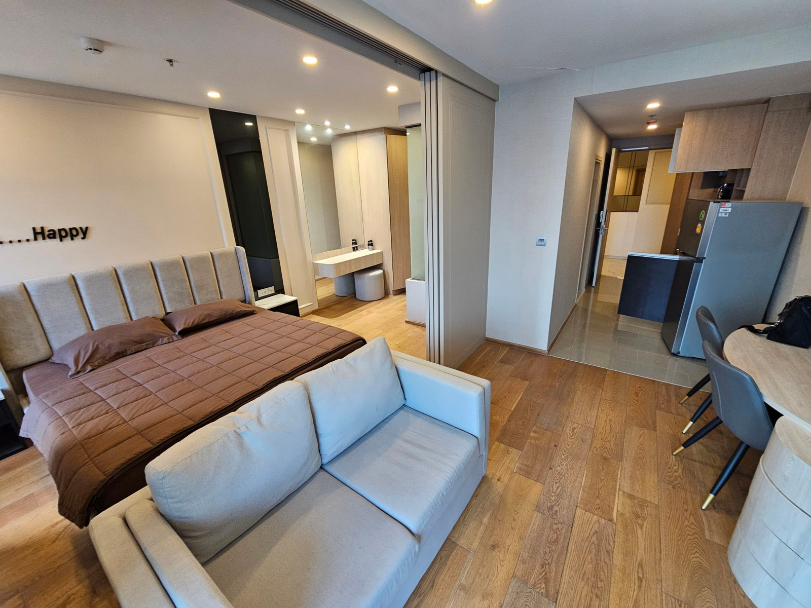 ★ Q Childlom-Petchaburi ★ 45 sq m., 23th floor (1 bedroom), ★ near BTS Chidlom station ★ Airport link Ratchaprarop ★ many shopping areas ★ Complete electrical appliances Downtown area ★Very convenient to travel ★ Q Childlom-Petchaburi ★ 45 sq m., 23th floor (1 bedroom), ★ near BTS Chidlom station ★ Airport link Ratchaprarop ★ many shopping areas ★ Complete electrical appliances Downtown area ★Very convenient to travel
