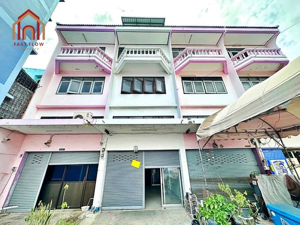 For Sale: 3.5-story Commercial Building with Rooftop