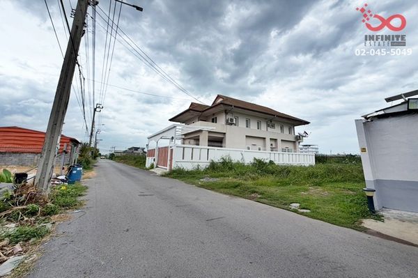 Land for sale, already filled, 49 sq m, Romklao Road 1, Phatthana Chonburi 4, Khlong Song Ton Nun, Lat Krabang, near the motorway.