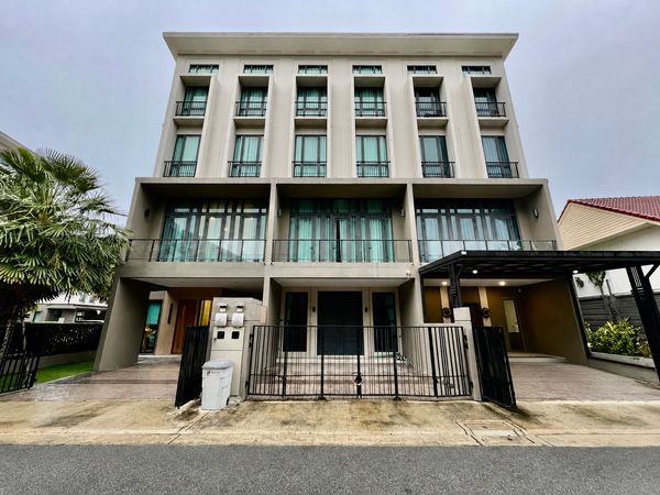 Premium 4-Storey Townhome for Sale | Patio Ratchayothin | Discover a spacious and stylish 4-storey townhome at Patio Ratchayothin