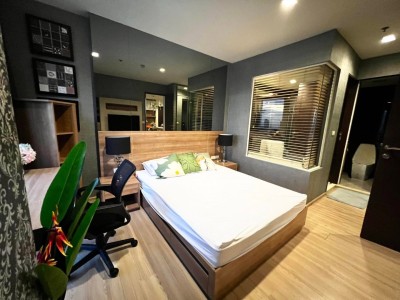 🔥Rent Now🔥 Rhythm Sathorn, near BTS Saphan Taksin Station, fully furnished, ready to move in.