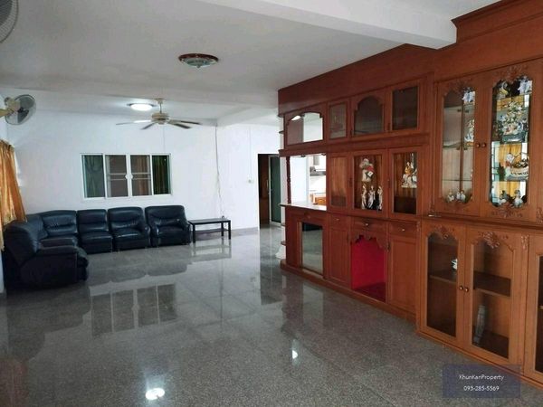 ✅ FOR RENT ✅ 2-Storey Town Home – On Nut 🔥 HOT DEAL