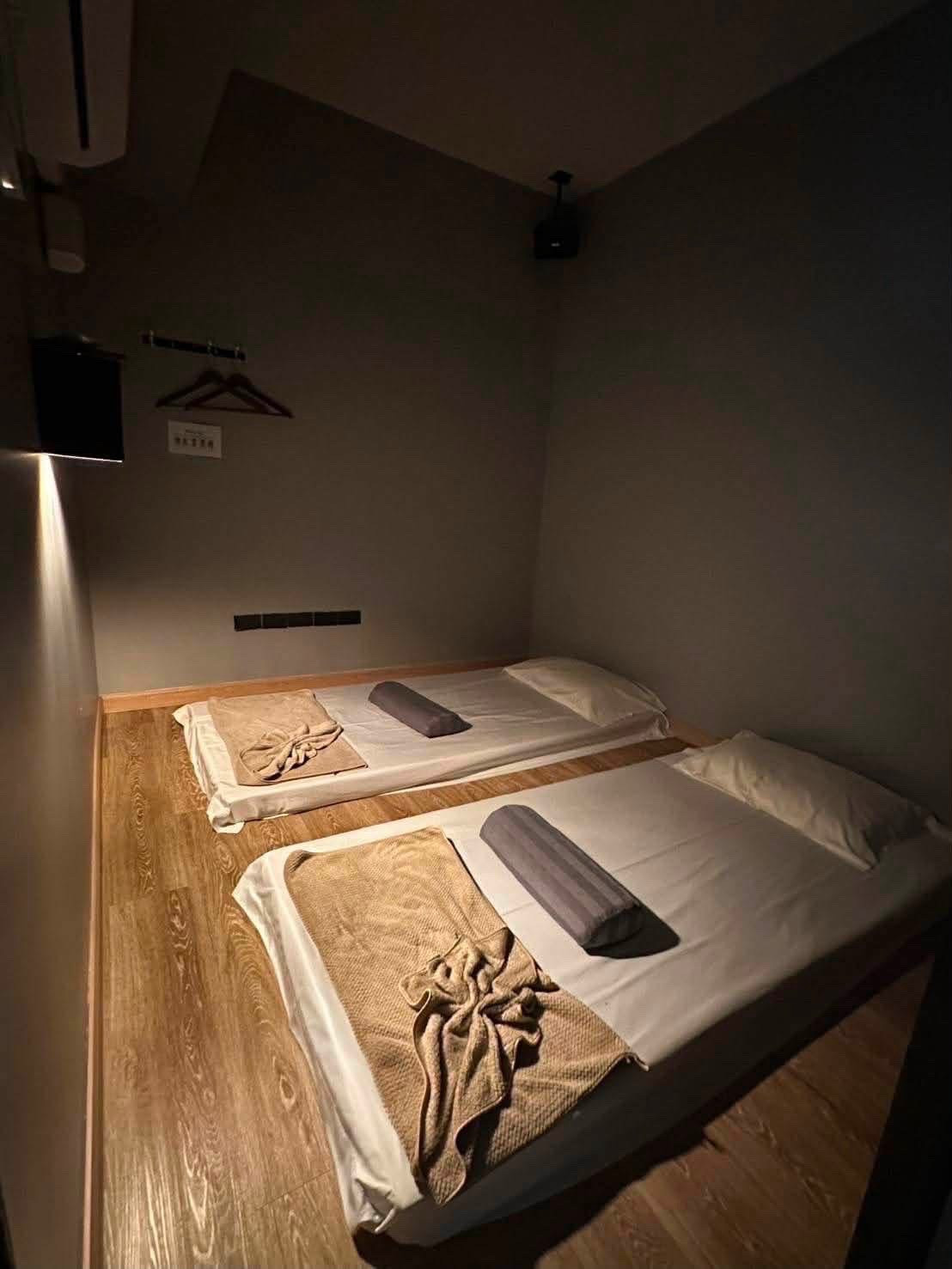 📌 For Sale/Lease: Massage and Spa in Siam, near BTS, established customer base, six-figure monthly profit, 4-story building, predominantly foreign clientele. Includes 14 massage therapists and 3 receptionists. – รูปที่ 3