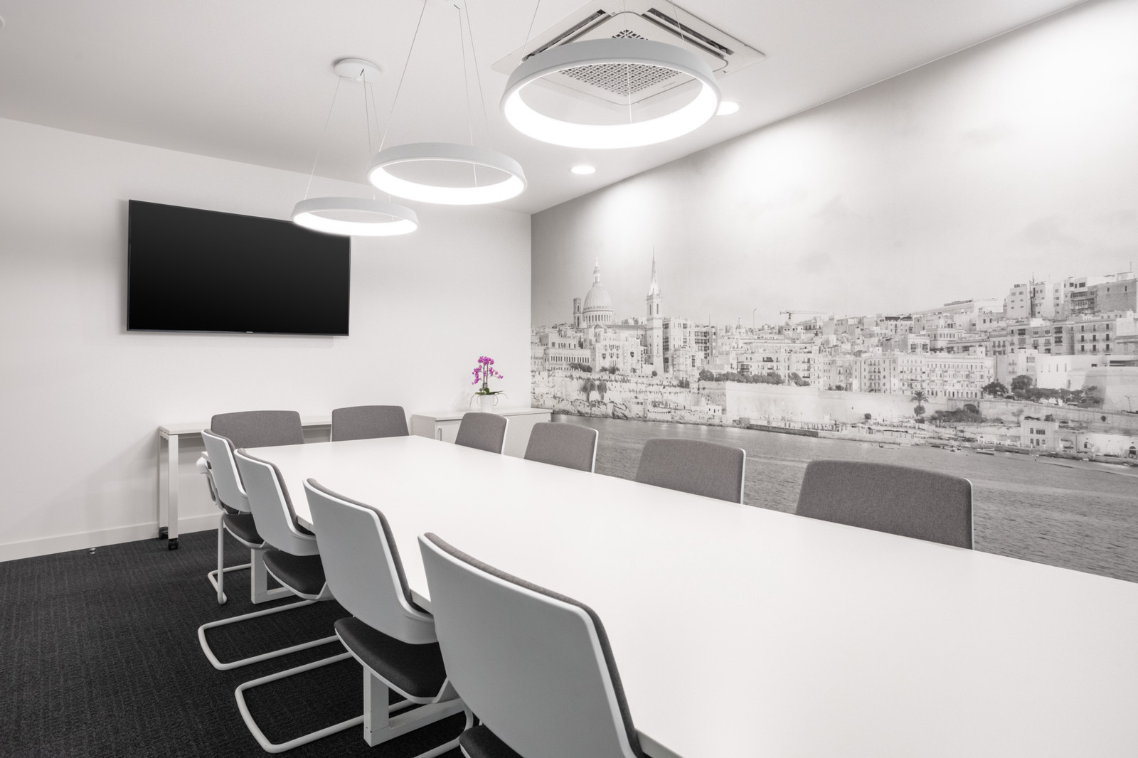 Find office space in Regus Pichai for 4 employees Find office space in Regus Pichai for 4 employees
