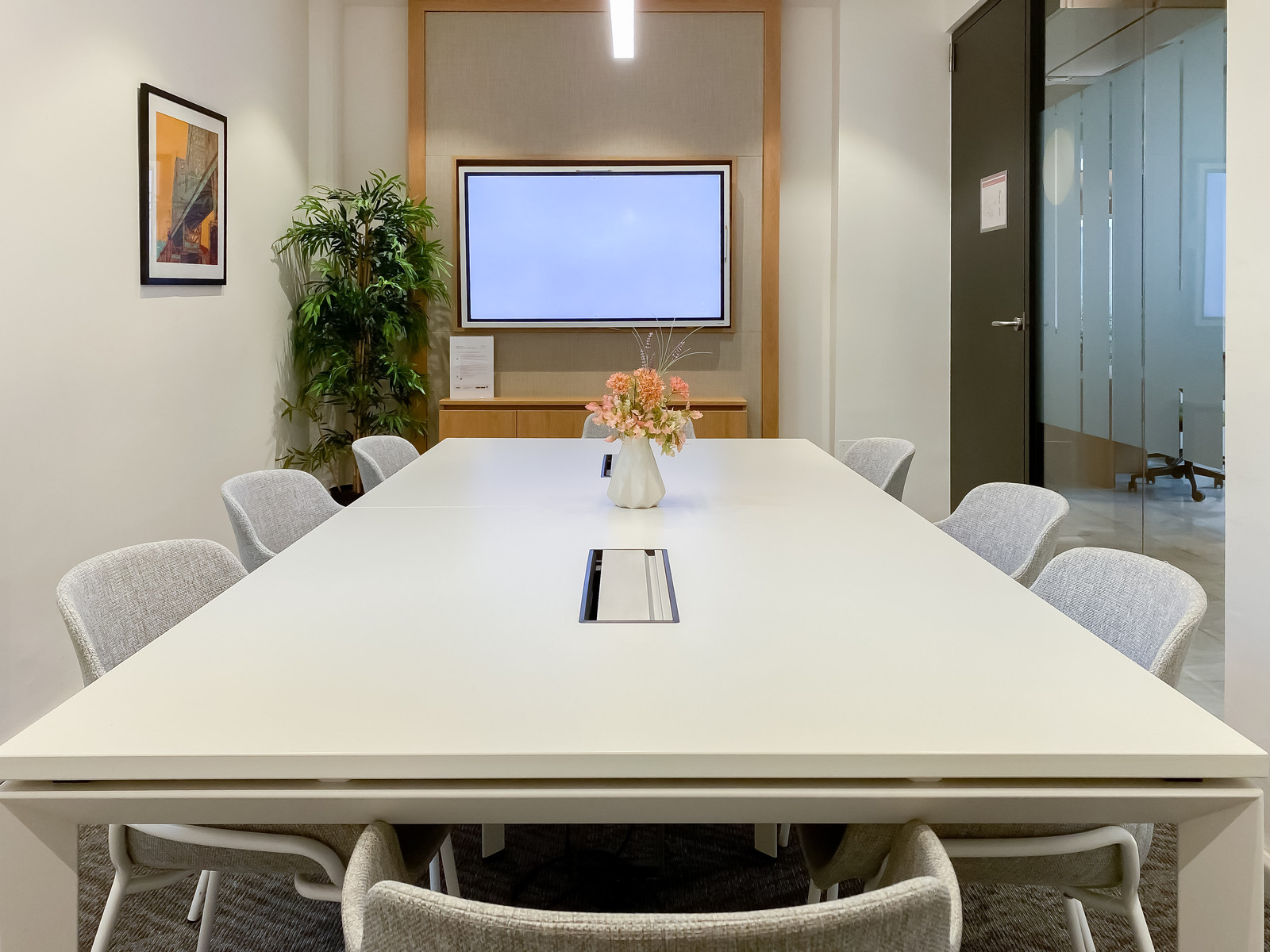 All-inclusive access to professional office space for 2 employees in Regus Pichai – รูปที่ 3