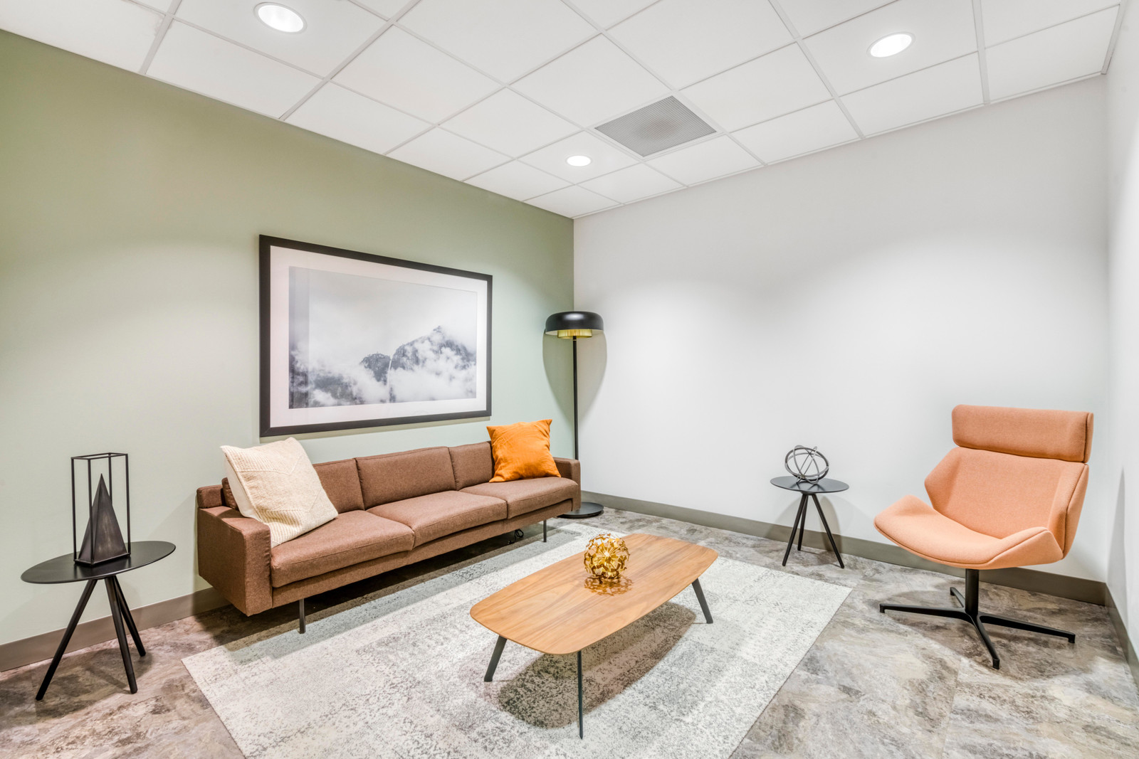 All-inclusive access to professional office space for 2 employees in Regus Pichai – รูปที่ 2