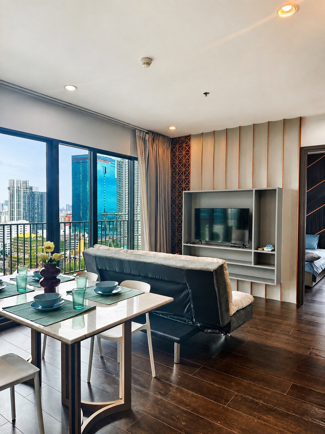 For Rent: C Ekkamai | 2 Bedrooms | 65 sq.m. | High Floor | Unobstructed City View For Rent: C Ekkamai | 2 Bedrooms | 65 sq.m. | High Floor | Unobstructed City View