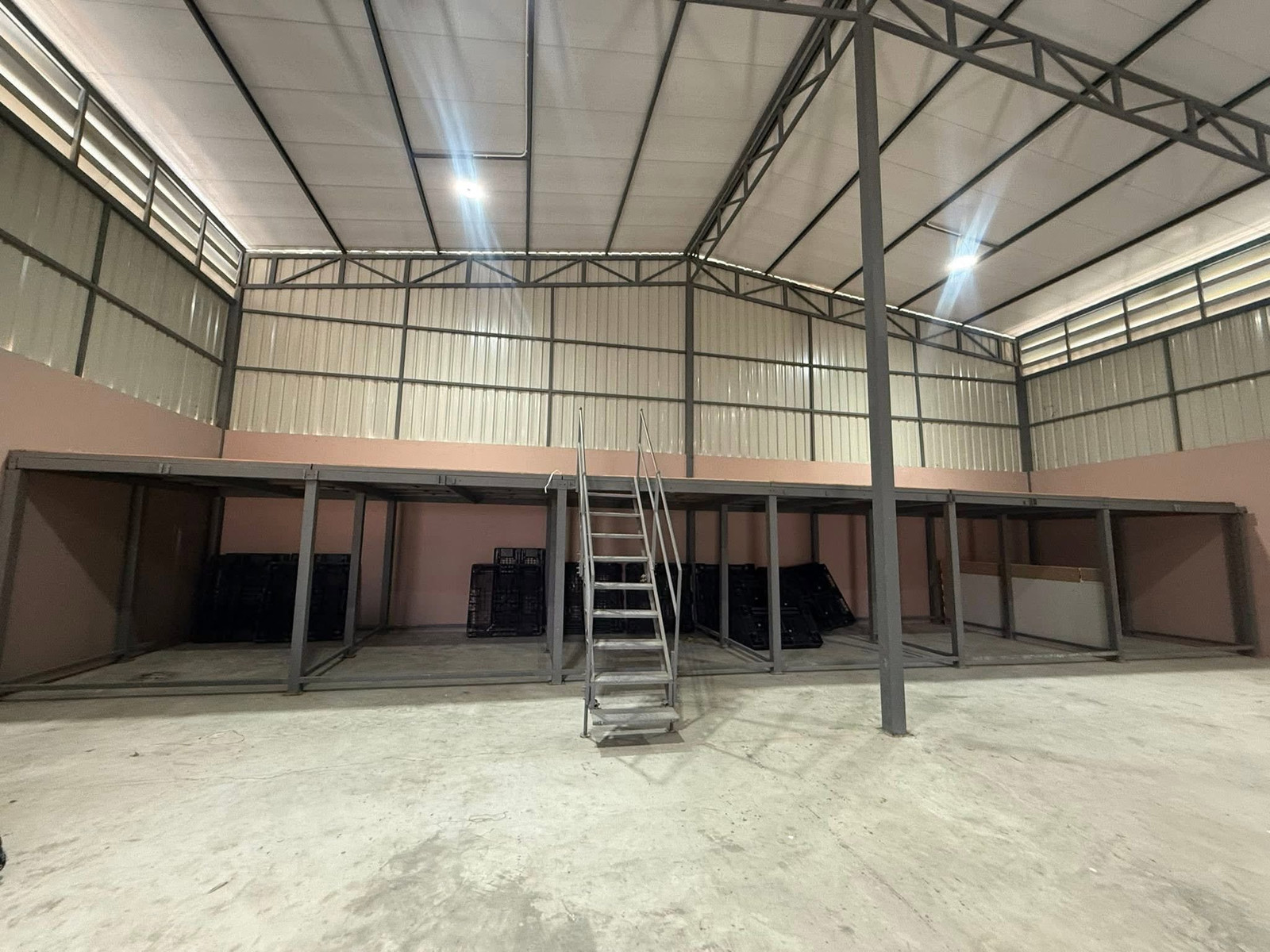 ปล่อยเช่า 📦 โกดัง 💻 ออฟฟิศ 🏠 บ้านพัก 📐️ที่ดิน 200 ตรว โกดัง 360 ตรม ⛳ บางบัวทอง นนทบุรี ปล่อยเช่า 📦 โกดัง 💻 ออฟฟิศ 🏠 บ้านพัก 📐️ที่ดิน 200 ตรว โกดัง 360 ตรม ⛳ บางบัวทอง นนทบุรี