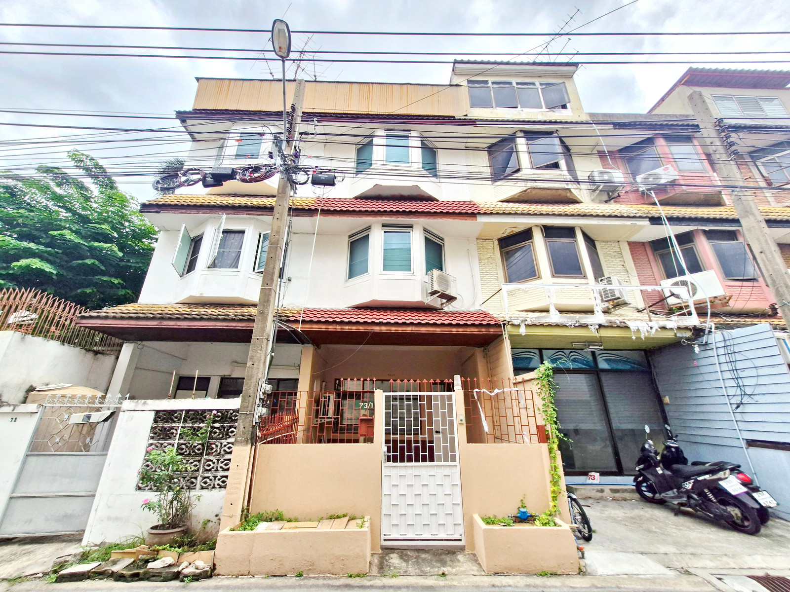 HK0683♛Townhouse 4 bedrooms for rent⚝Ratchada-Lat Phrao♜MRT Ratchadaphisek∞099-5919653,065-9423251▚Line@sureresidence