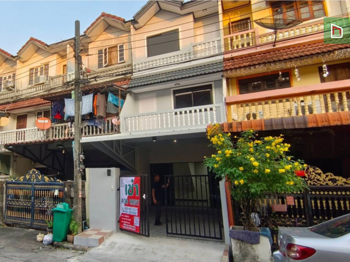 3-story townhouse for sale Sinthawee Grand Village, 18 sq m, 3 bedrooms, 3 bathrooms, 2.35 million, renovated with tenants, plus 3 air conditioners. Near Tha Kham Market Central Rama 2 and Bangmod Hospital