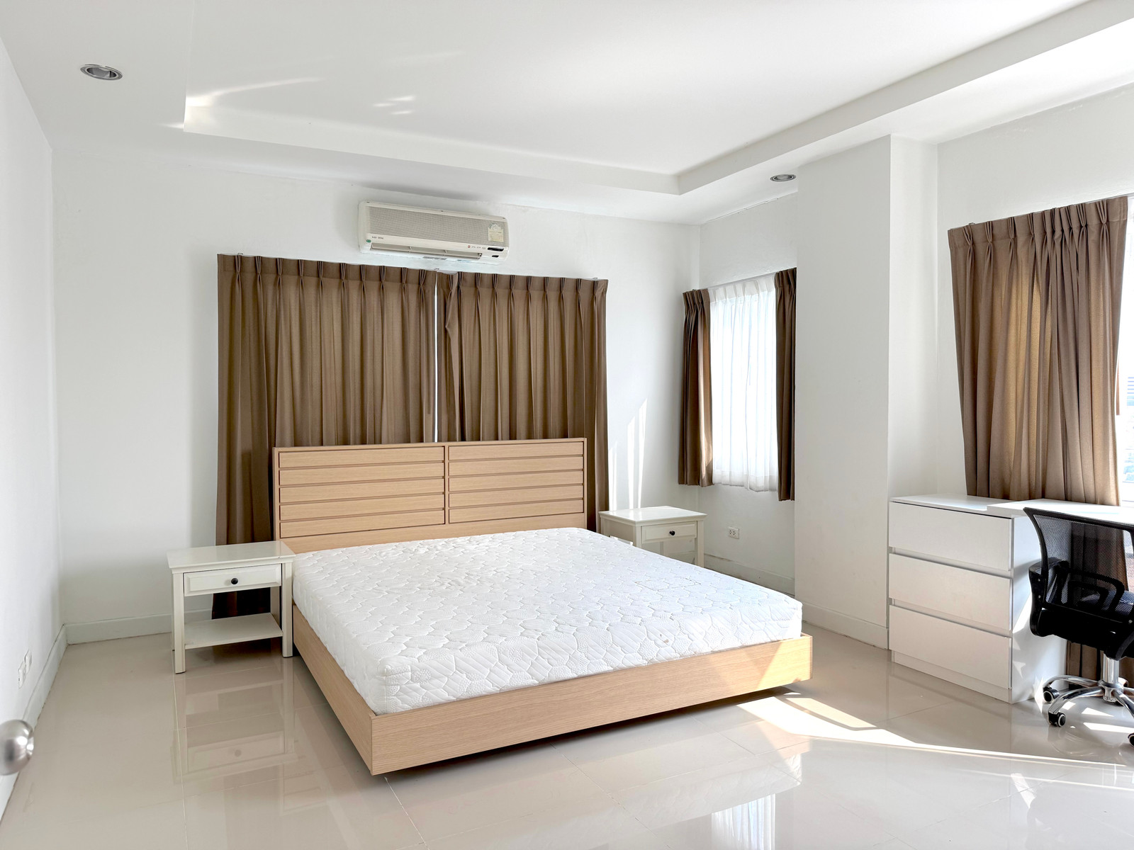 ห้องกว้างมาก ราคาดีมาก! C Place Ladprao 18 ใกล้ MRT ลาดพร้าว ห้องกว้างมาก ราคาดีมาก! C Place Ladprao 18 ใกล้ MRT ลาดพร้าว