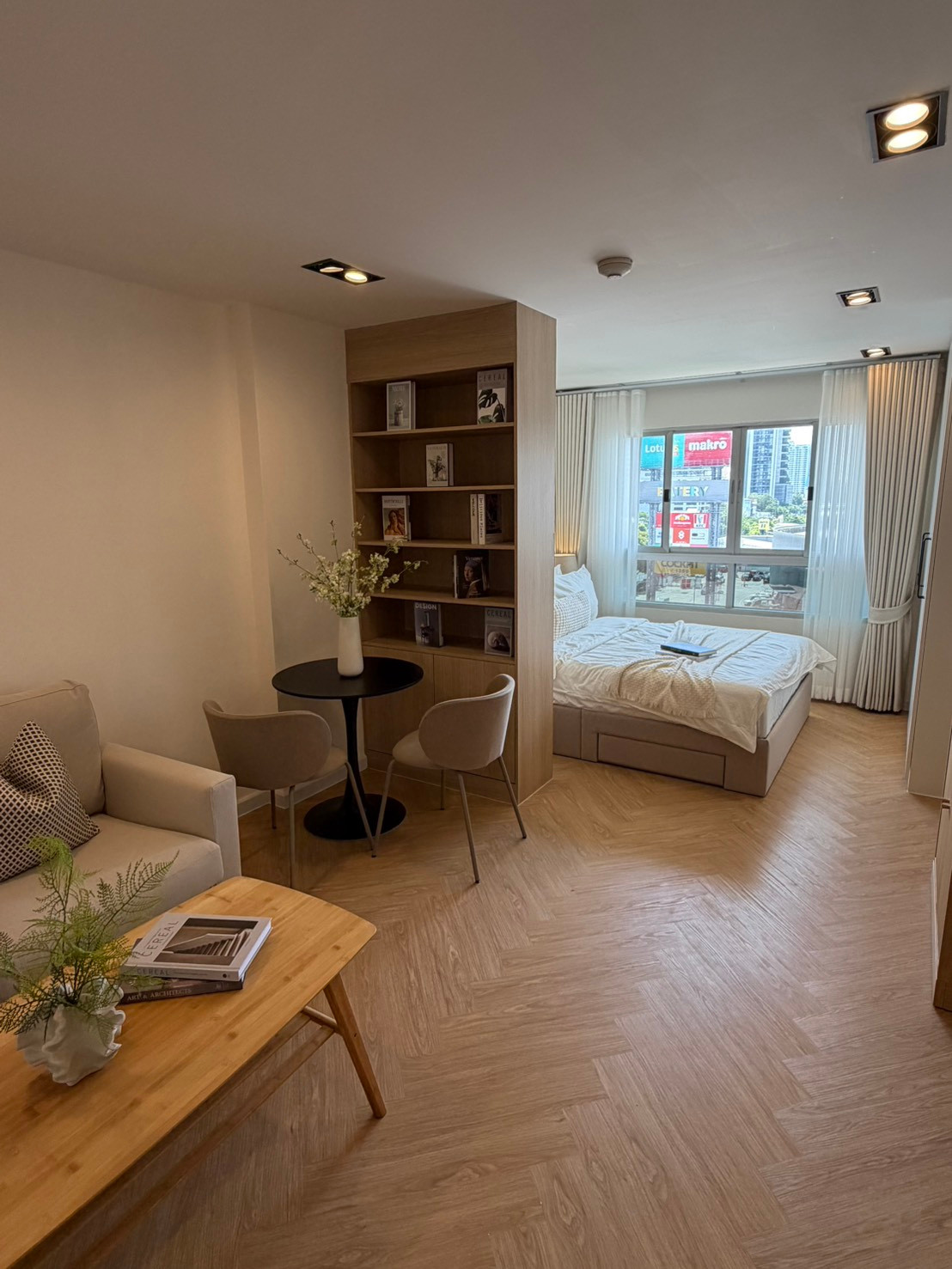 Condo for sale Lumpini Place Sathorn = 9th floor, most beautiful view, city view, completely newly decorated, ready to move in, next to Makro/Lotus/BRT.