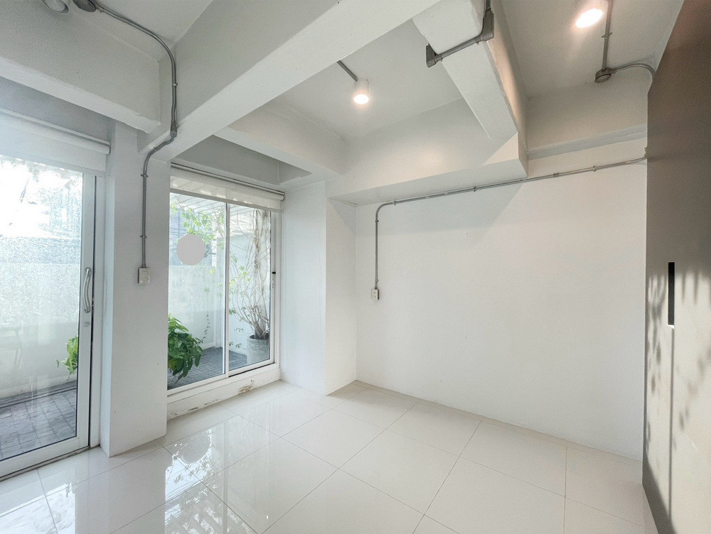 Call : 096-632-4541 Home Office for Rent 35 sq.m on Pradiphat Soi 17, Phaya Thai, Near BTS Saphan Khwai Call : 096-632-4541 Home Office for Rent 35 sq.m on Pradiphat Soi 17, Phaya Thai, Near BTS Saphan Khwai