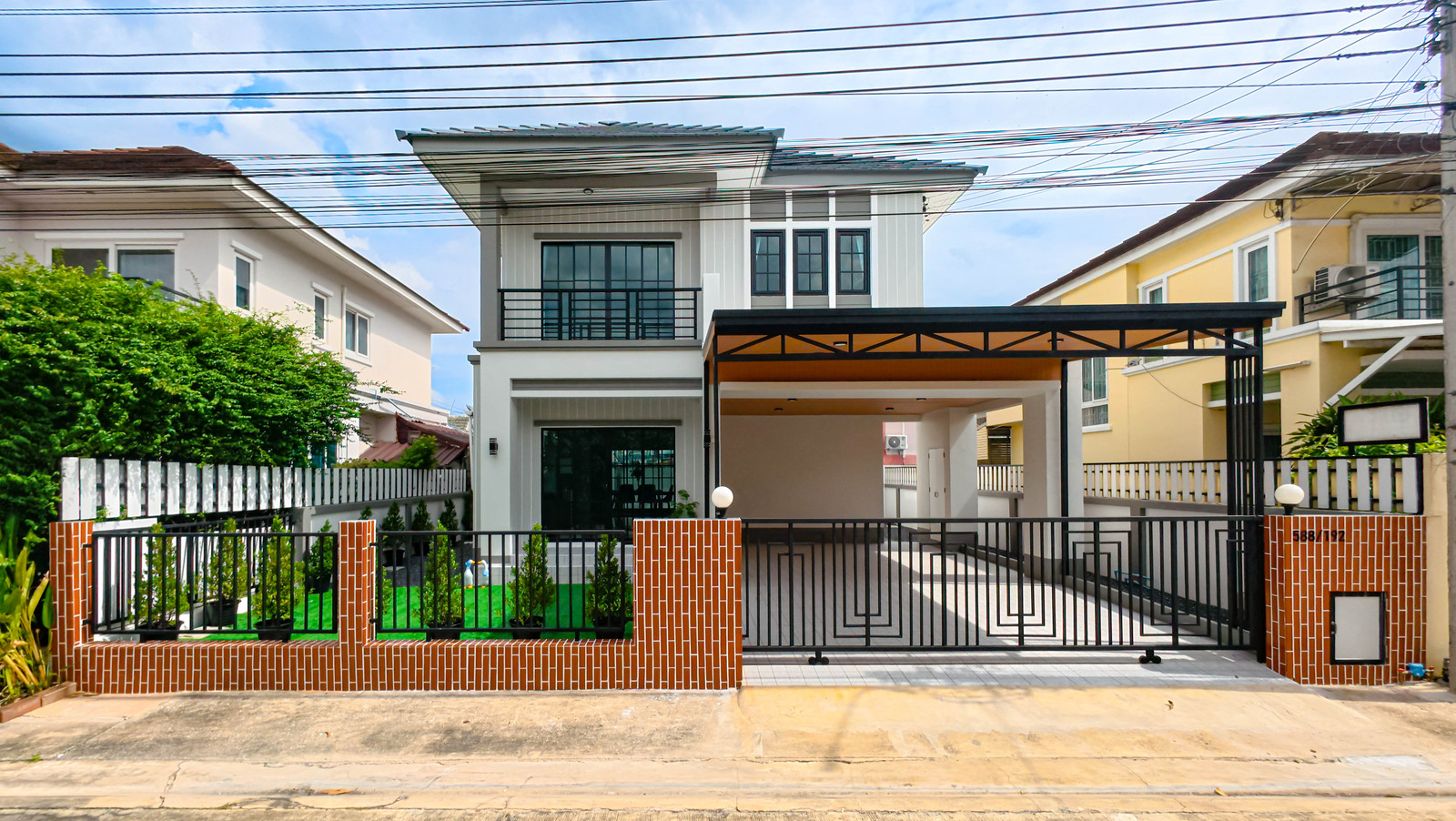 ขายบ้านเดี่ยว 2 ชั้น บ้านราชพฤกษ์ 4 นอน 3 น้ำ หทัยราษฎร์ มีนบุรี มีห้องนอนชั้นล่าง รีโนเวทใหม่