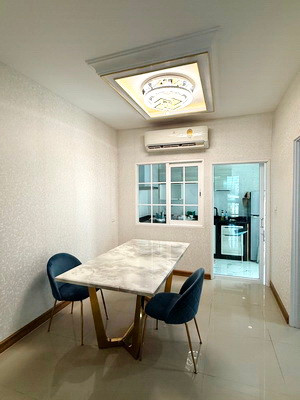 [ให้เช่า] FOR RENT GOLDEN TOWN SATHORN / 4 bedrooms 3 bathrooms / 20 Sqw. 117 Sqm. **28,000** PET FRIENDLY. CLOSE TO BTS WUTTAKAT – รูปที่ 3