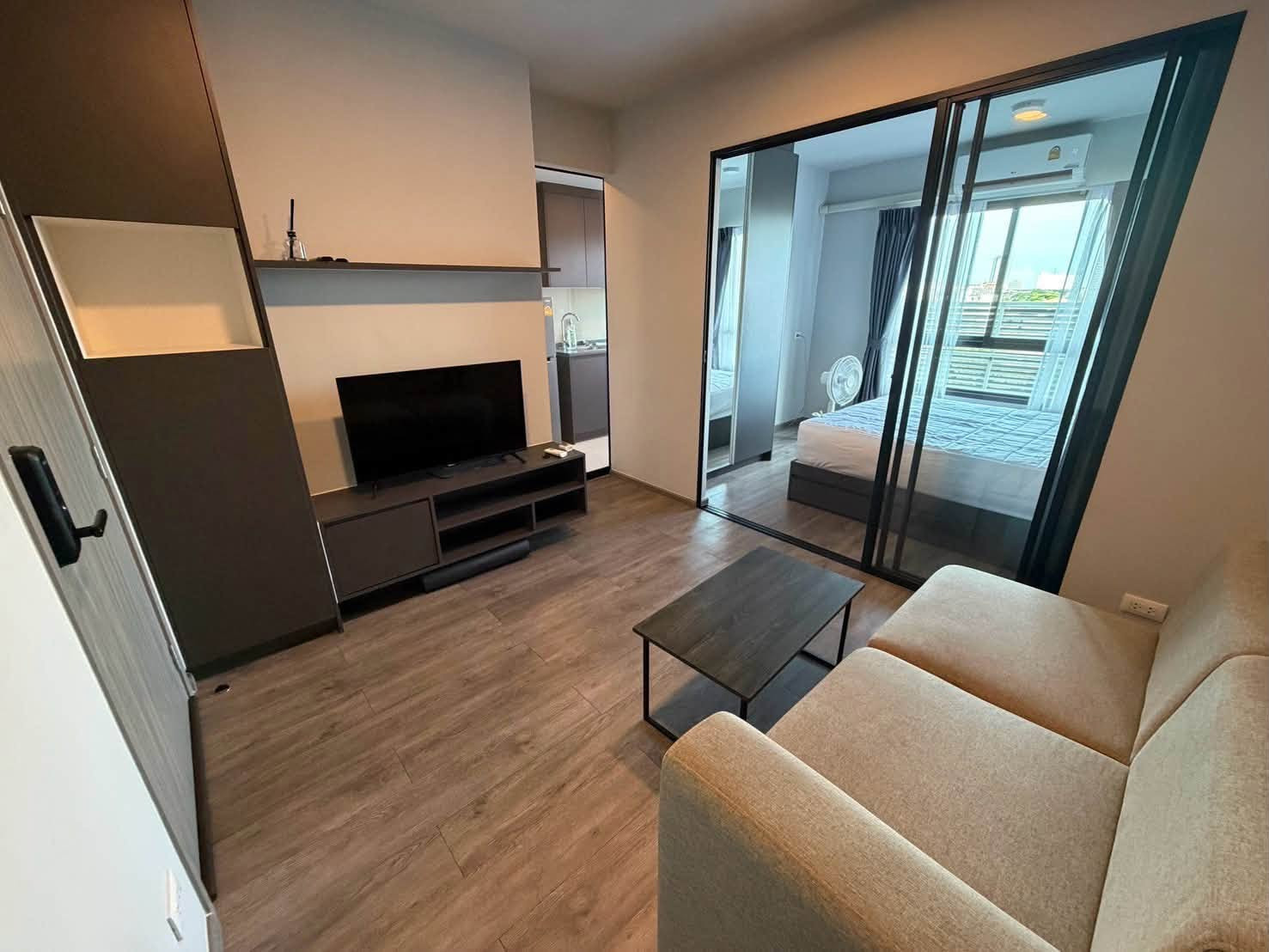 🔥 Monte Rama 9 📍 Next to The Mall, near the Orange Line. Ramkhamhaeng 12 Station 💰 Rent 12,000 baht